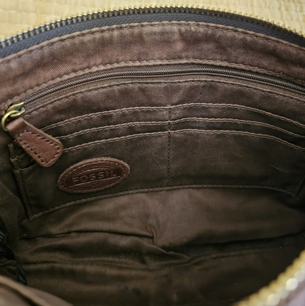 FOSSIL Brown Soft Leather ERIN Small Crossbody Purse Bag Brass Hardware - Picture 7 of 13